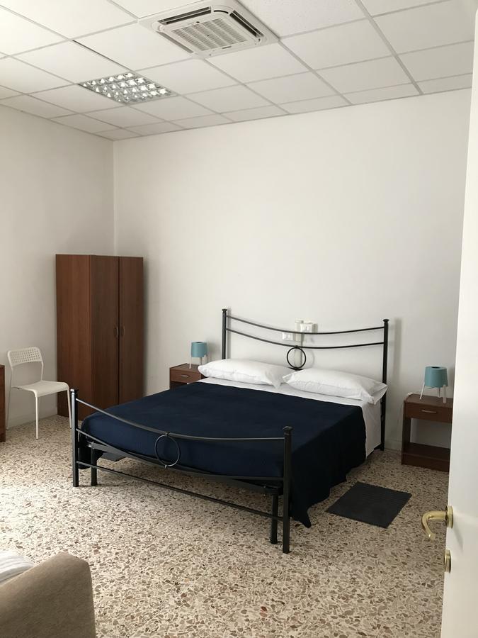 Leda B&B Ливорно Экстерьер фото